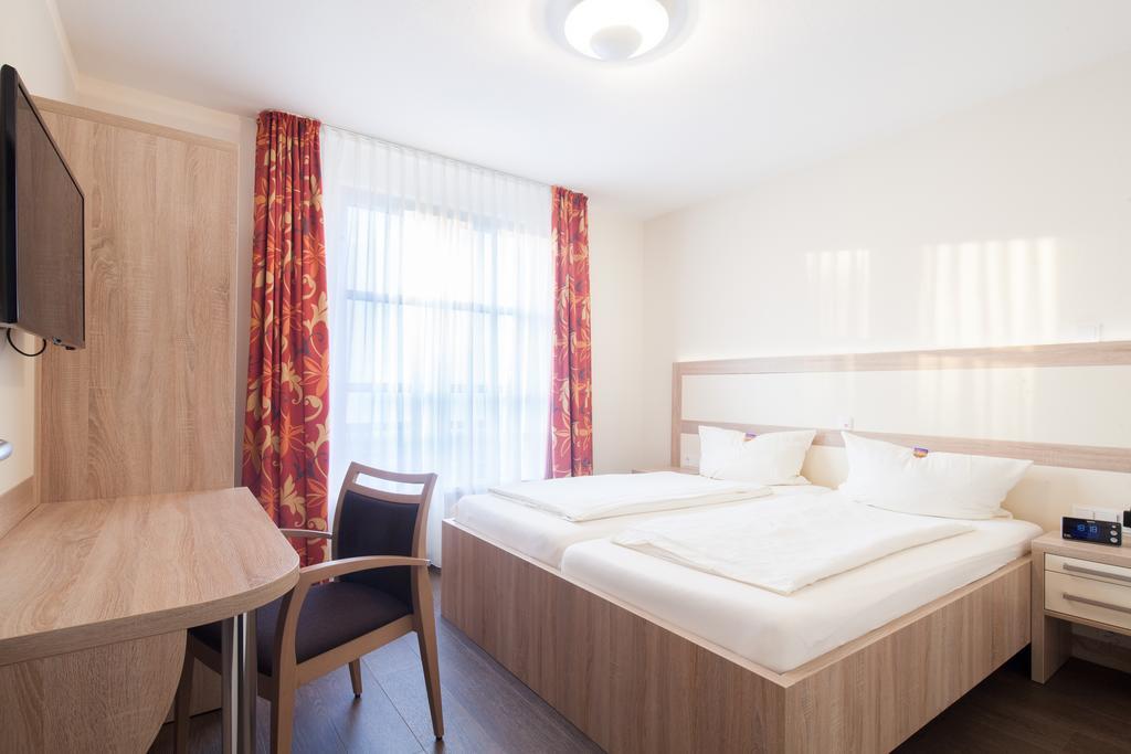 Gda Hotel Am Schlosspark Bad Homburg vor der Hoehe Phòng bức ảnh